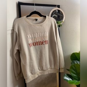 BEIGE GRAPHIC SWEATSHIRT.